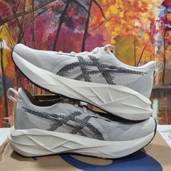 ASICS NOVABLAST 5 Oatmeal Black Size 8.5 Men’s 1011B974-250 Running Shoes