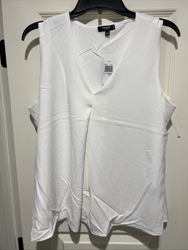 Premise Studio Women’s Sleeveless V-neck Blouse Size P/XL White