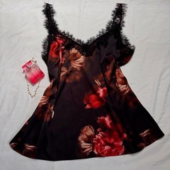 White-house-black-market Black floral satin cami top