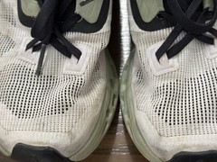 On Cloud Cloudstratus White Black Sage Green Running Shoes Sneaker Womens 5 READ