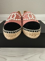 Chanel 2017 Interlocking Pearl CC Logo Espadrilles Size 35 EU Pink Black