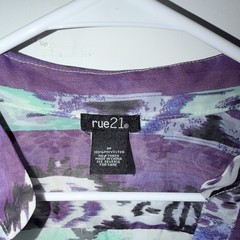 rue21 Women’s M Purple Blue Green Geometric Collared 3/4 Sleeve Pullover Blouse