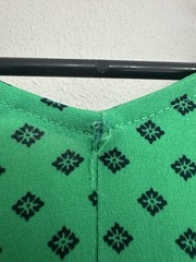 Medium Liz Claiborne Kelly Green shirt women’s