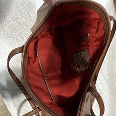 Coach Beige Large Tote Zip Top Gold Hardware Red Lining Inner Pockets Hang Tag