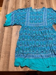R. Vivimos Dress, Women’s Size Medium Green Blue Black White Short Sleeve Dress