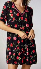 NEW Simply Vera Wang sleepshirt nightgown womens small Short Slv Pockets roses