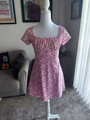 Forever 21 Women’s Light Pink Size Small Floral Short Sleeve Dress