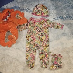 Vera Bradley Baby Tutti Fruity 3 Piece Outfit Set Sleeper Hat Bib 0-3 Months