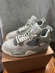 Women’s 10.5 Air Jordan 4s Retro Frozen, good used condition, no box
