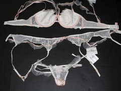 32B or 34B VICTORIA’S SECRET I DO EMBROIDERED IVORY & PINK BRA 3 piece SET