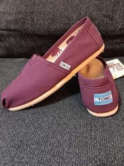 Tom’s Women’s Classics Canvas Flats Size US 6 WINE