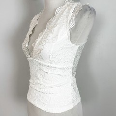 Women’s White Floral Lace Stretch Knit Plunge Neck Tank Top Size 4