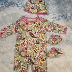 Vera Bradley Baby Tutti Fruity 3 Piece Outfit Set Sleeper Hat Bib 0-3 Months