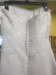 David’s Bridal White Wedding Dress Size 8 Strapless Chiffon A Line Bridal Gown