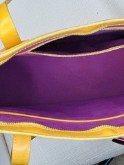 Louis Vuitton Lussac Epi Leather shoulder Bag. Zipper Closure. Purple Lining