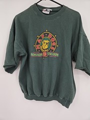 Vintage Mad Dogs Pub Hong Kong Kowloon Sweatshirt Size 46 Green Crop Fray