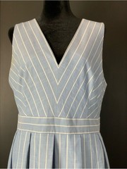 Gal Meets Glam Samantha dress pinstripes v-neckline pleated skirt size 14