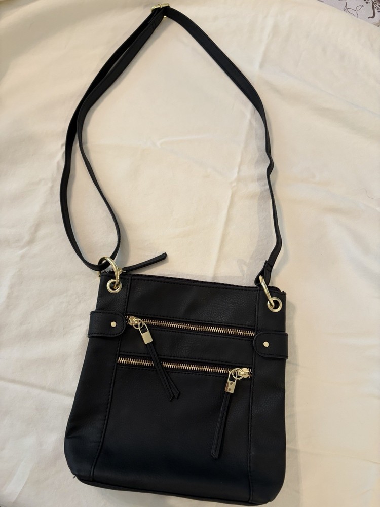 Classic Black Crossbody Bag with Gold Hardware and Adjustable Shoulder
