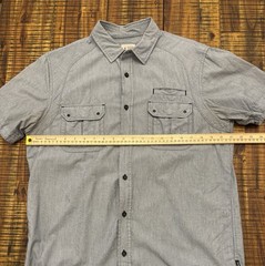 Howe Mens Shirt Size Large Gray Striped Short Sleeve Button Front 100% Cotton