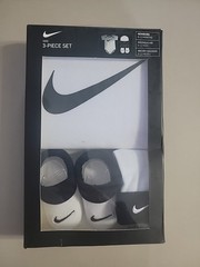 Nike Swoosh 3-Piece Box Set One Piece, Hat, Booties Newborn 6-12 Months White
