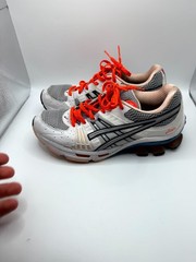 Asics Gel-Kinsei OG 1022A111 Womens 7.5 Sneaker White Piedmont Gray Running