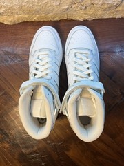 adidas Forums Men’s White Mid Top Sneakers Lace-Up Hook & Loop Strap – Size 9.
