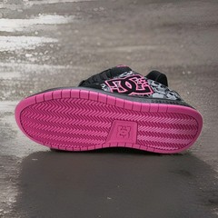 Women’s DC Gaveler – Black/Pink
