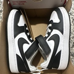Nike Court Borough Unisex Kids US 9 Black/White Low Top Hook & Loop Sneakers