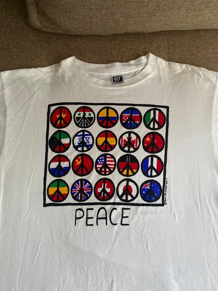 Vintage 1990 Peace Multiple Flags by Degreef Angle