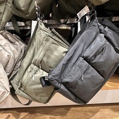 UNIQLO Multi Pocket Shoulder Bag 2 Colors Handbag For Men Women Messenger Bags