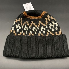 UGG BEANIE TASMAN JACQUARD KNIT HAT ONE SIZE BLACK MUTI LEATHER LOGO