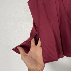 Ann Taylor Women’s Blouse Sleeveless Burgundy Silk Blend Plunge V-neck Size 10