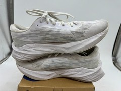 Asics Novablast 3 Sneaker Mens White Gray Lace-Up Athletic Runninng Shoes – 8.5