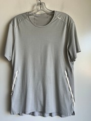 Lululemon Light Gray Short Sleeve Lightweight Reflective Shirt Men’s Size Medium