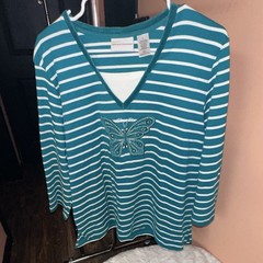 Alfred Dunner Women’s L Teal/White Striped V-Neck Tunic Rhinestone Butterfly