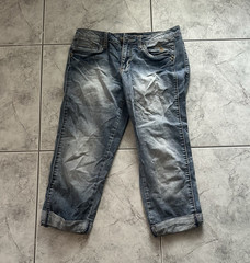 Baby Phat Women’s Blue Medium Wash Denim Capri Jeans Cuffed Hem Size 9