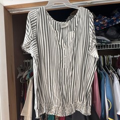 French Laundry Women’s Plus 1X White/Gray Striped V-Neck Button Ruffle Blouse
