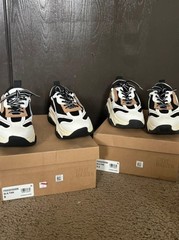 Steve Maddens.