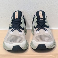 On Cloudstratus White Moss Black Women’s Road Running Sneakers Shoes Size 9.5