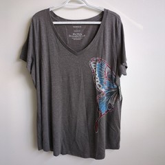 Torrid New Women’s Butterfly V-Neck Gray Graphic Knit Tee Shirt 2 2X Classic Fit
