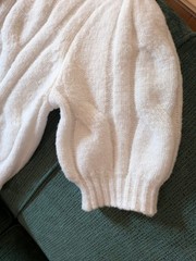 CLASSIC PUFF SLEEVE WOOL WHITE SWEATER W GLAMOROUS BUTTONS AND WEAVE. RETRO