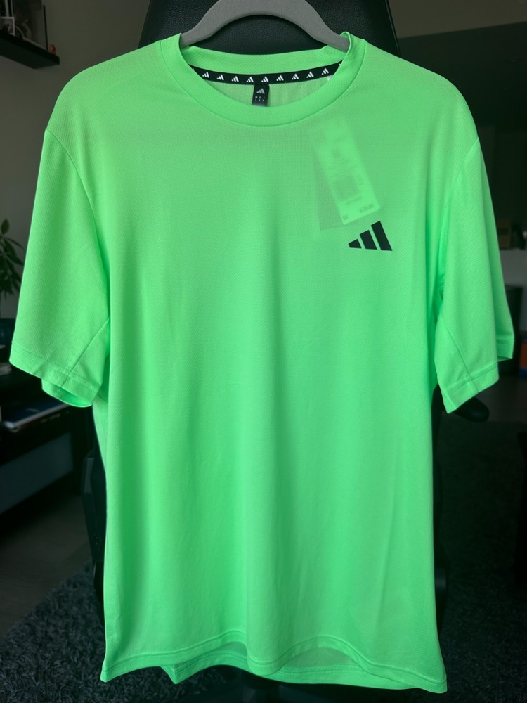 Men’s adidas Train Essentials Training Tee – lime burst / black