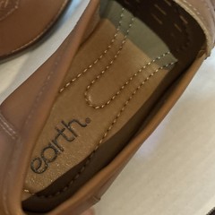 Earth Elona Leather Slip-On Loafers Women Size 9M Brown Cognac Color New