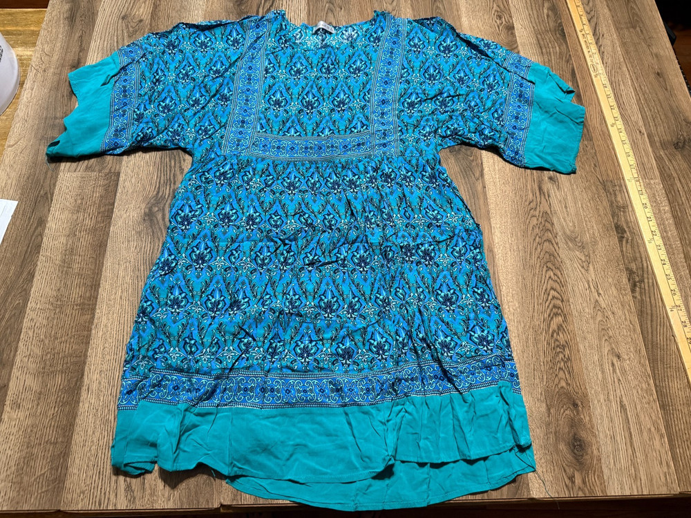 R. Vivimos Dress, Women’s Size Medium Green Blue Black White Short Sleeve Dress