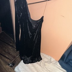charlotterusse Women’s Black Velvet Maxi Dress Long Sleeve Scoop Neck XL
