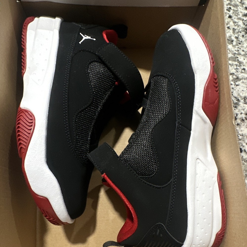 Jordan Unisex Kids US 2.5 Black/White/Red Mid Top Hook & Loop Basketball Sneaker