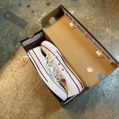 Converse Chuck Taylor All Star Low Top Optical White Men’s 7.5 / Women’s 9.5