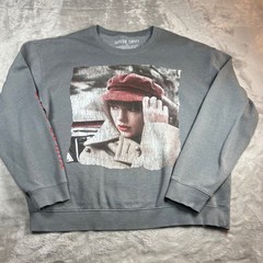 Taylor Swift Women XL Adult Sweatshirt Grey Red Taylors Version Graphic Crewneck
