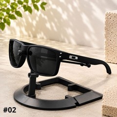 New In Box Oakley Holbrook Black Frame Sunglasses Fire Polarized Lens UV400