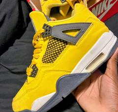Size 7 (GS) – Jordan 4 Retro 2021 Mid Light lightly used